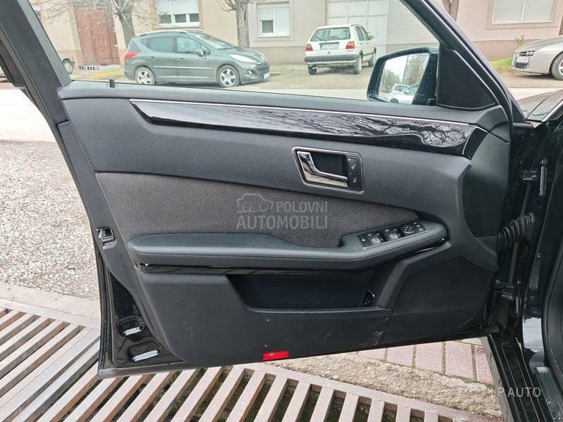 Mercedes Benz E 220 
