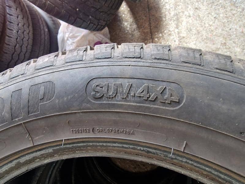 Goodyear 235/55 R17 Letnja