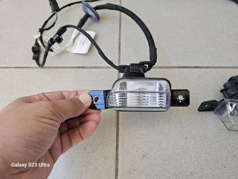 LAMPA ZA RIKVERC SVETLO