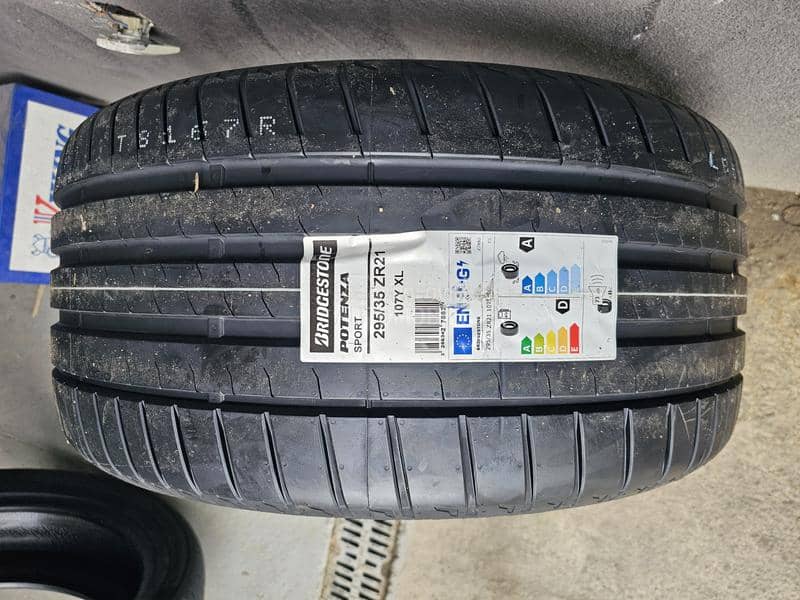 Bridgestone 295/35 R21 Letnja