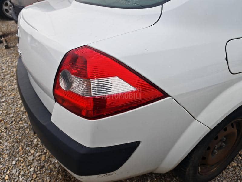 Renault Megane 1.5 dc 2005. god. -  kompletan auto u delovima
