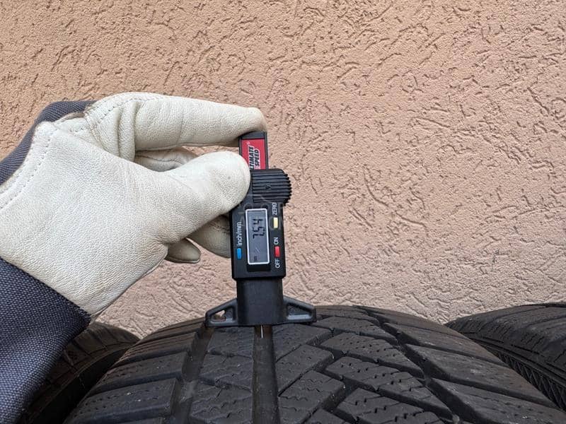 Continental 215/50 R19 Zimska