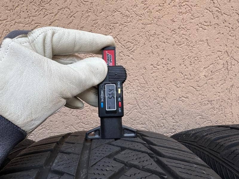 Continental 215/50 R19 Zimska