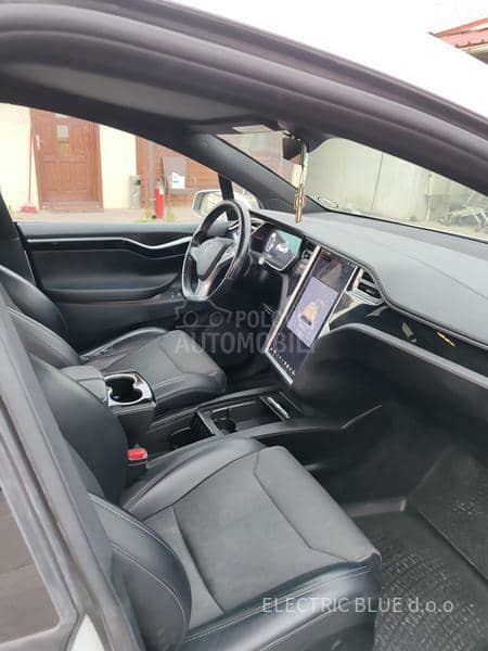 Tesla Model X 75D