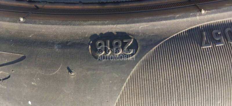 Pirelli 295/35 R21 Letnja