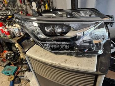 far desni ful led kao nov za Toyota Auris od 2015. do 2022. god.
