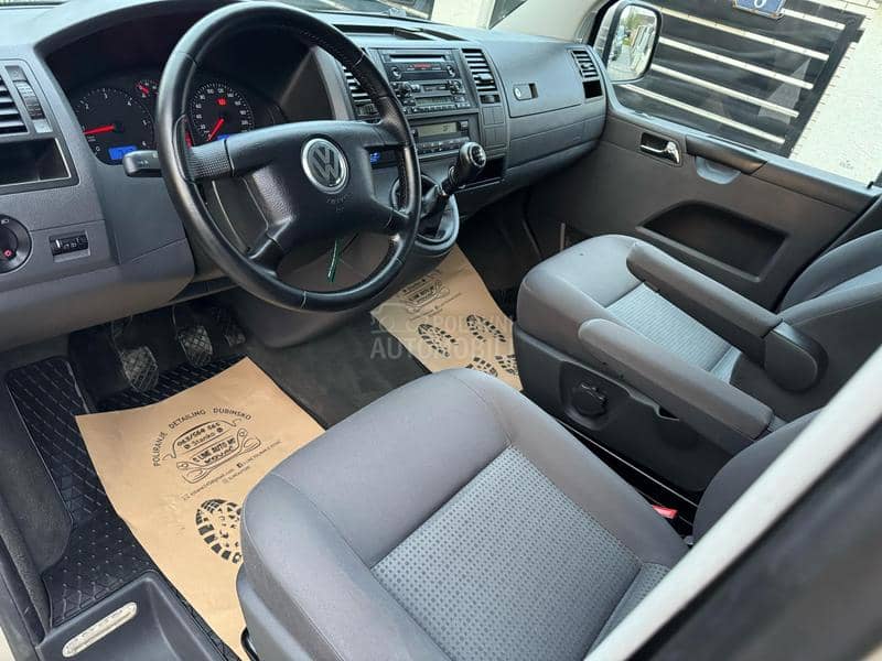 Volkswagen Transporter T5 2.5/8sedista