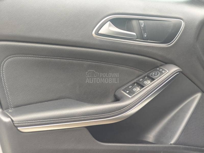 Mercedes Benz GLA 200 D 4MATIC