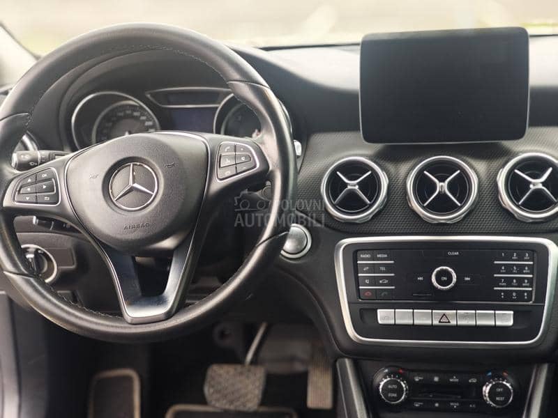 Mercedes Benz GLA 200 D 4MATIC