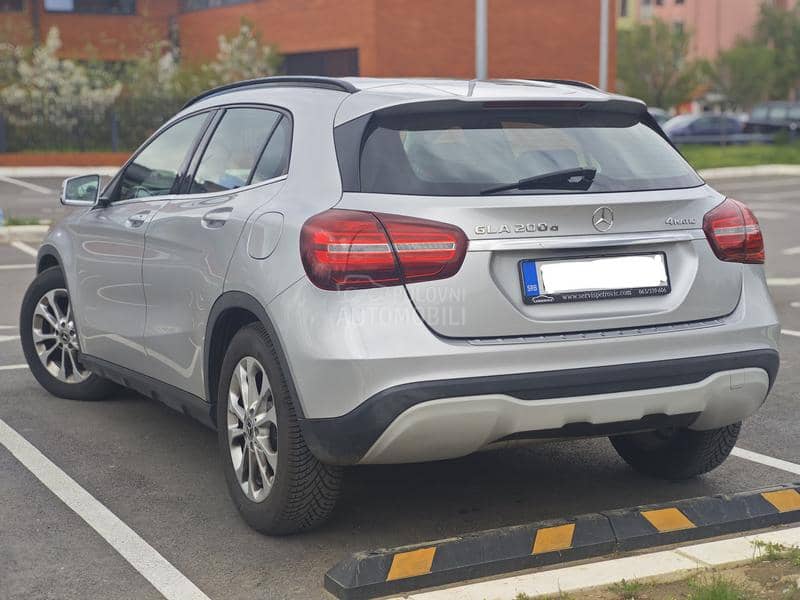 Mercedes Benz GLA 200 D 4MATIC