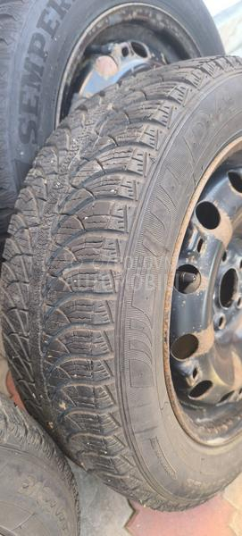 Semperit 185/60 R15 Zimska