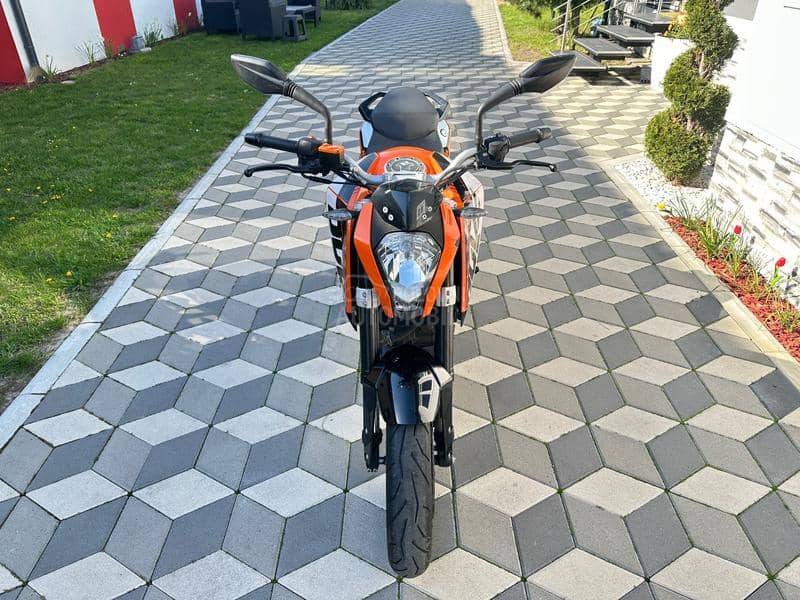 KTM Duke 125