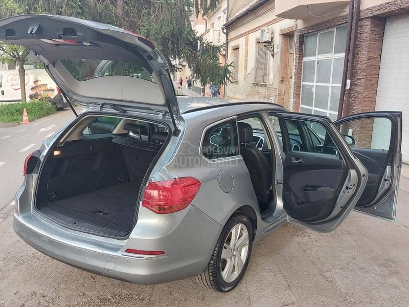 Opel Astra J 1.6cdti Cosmo