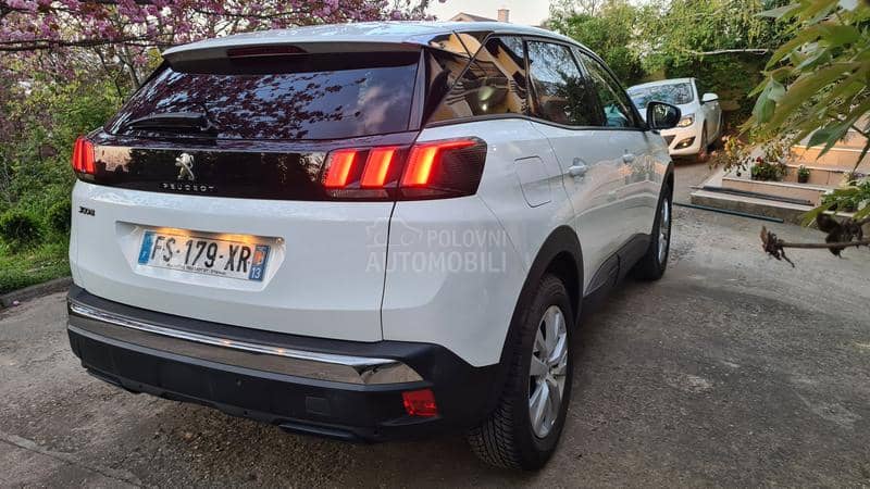 Peugeot 3008 1.5hdi 8AT