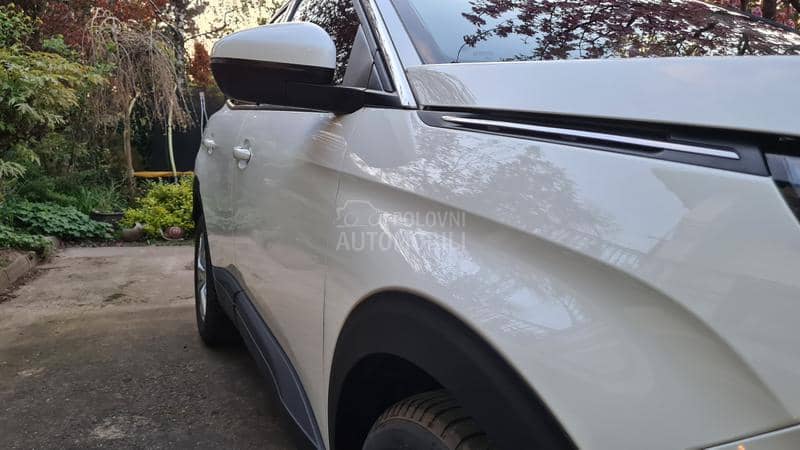 Peugeot 3008 1.5hdi 8AT