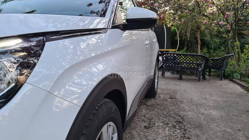 Peugeot 3008 1.5hdi 8AT