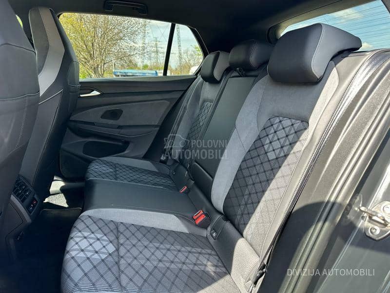 Volkswagen Golf 8 R-Line/IQ/HarmanK