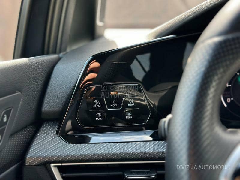 Volkswagen Golf 8 R-Line/IQ/HarmanK