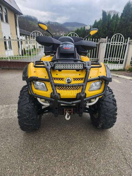 Can-Am OUTLANDER MAX 800 XT