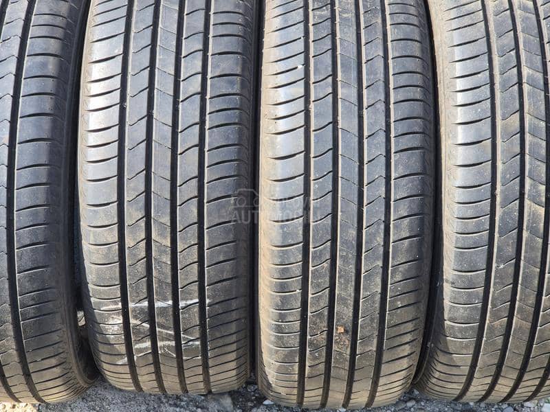 Kumho 215/55 R18 Letnja