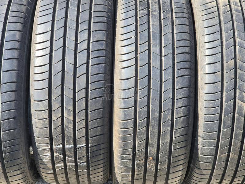 Kumho 215/55 R18 Letnja