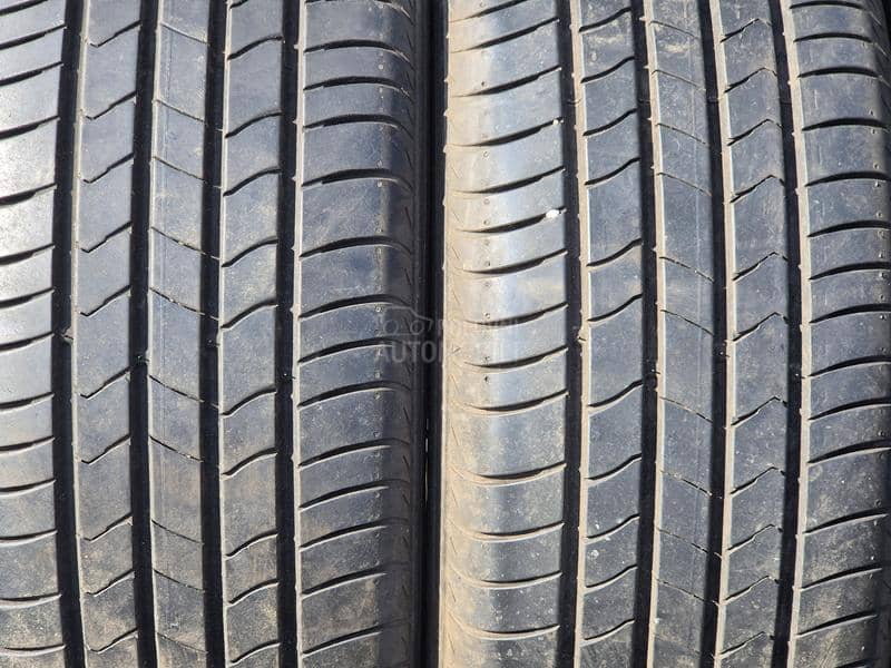Kumho 215/55 R18 Letnja