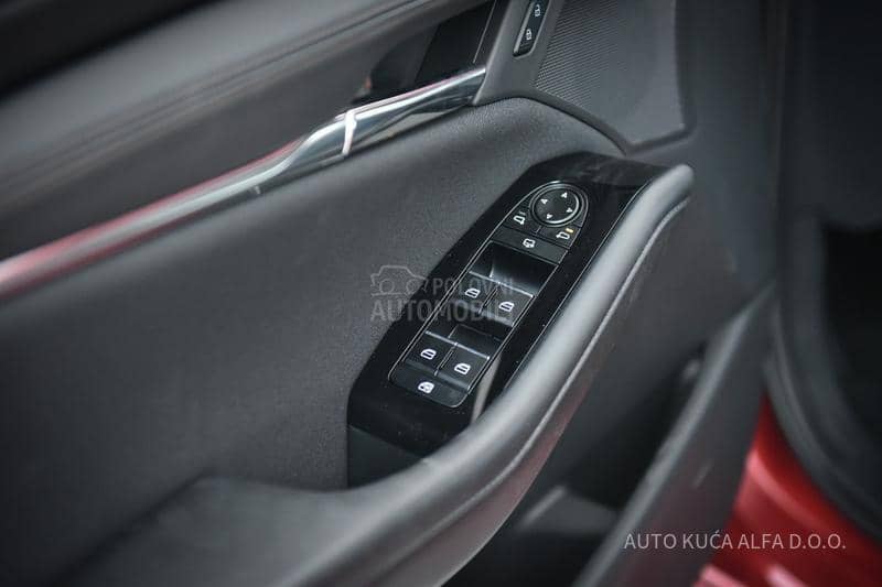 Mazda 3 Centre Line MT