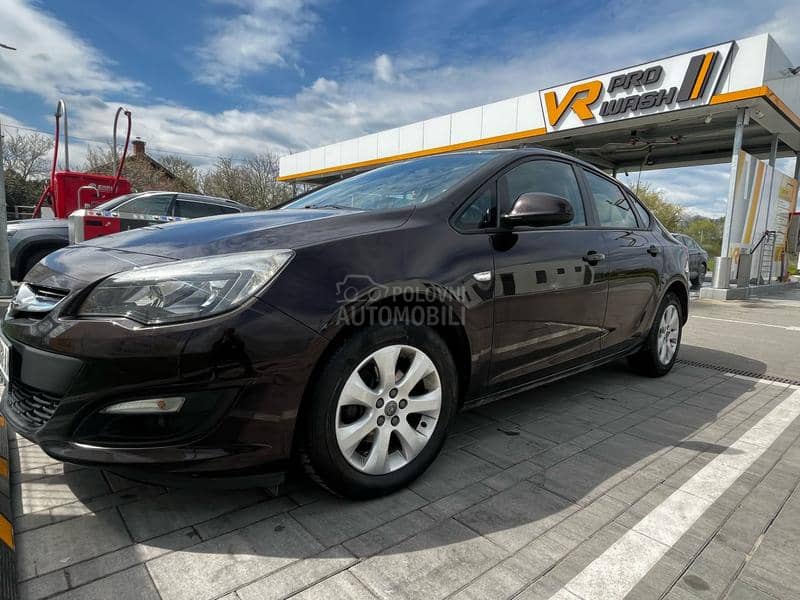 Opel Astra J 1,6