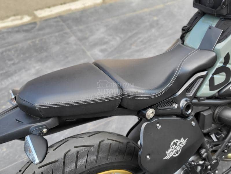 BMW R nineT