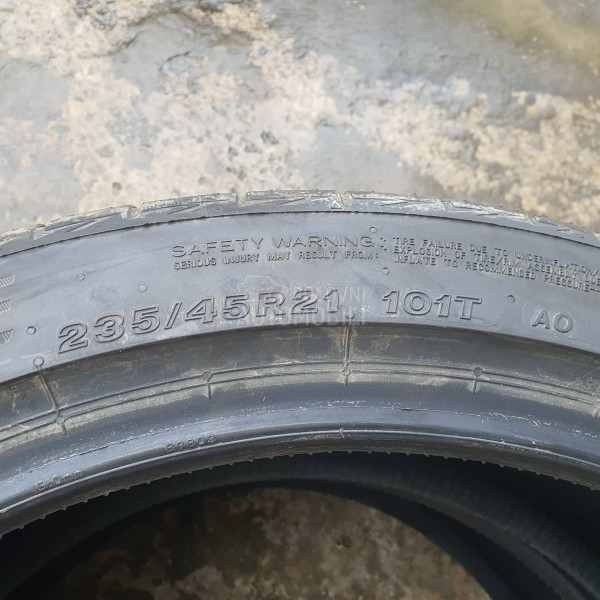 Bridgestone 235/45 R21 Letnja