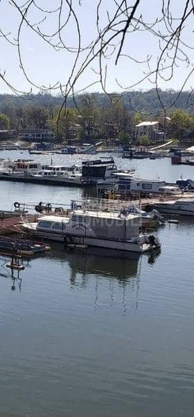 Đena Ship hrabri