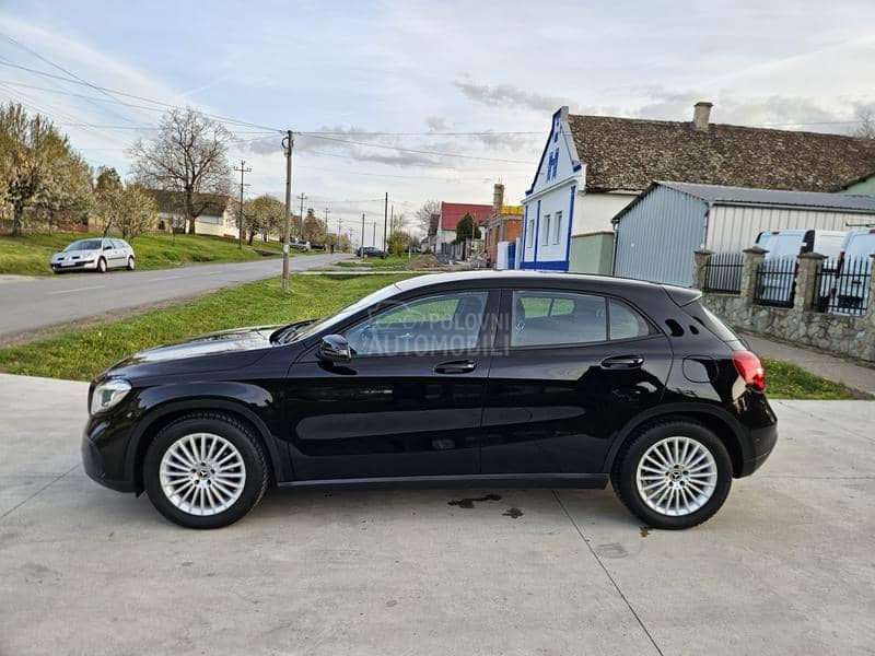 Mercedes Benz GLA 180 CDI XENON SERVIS