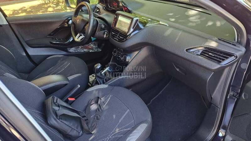 Peugeot 208 1,2 VTi  CH