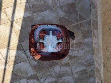 Zadnja lampa za Dacia Duster