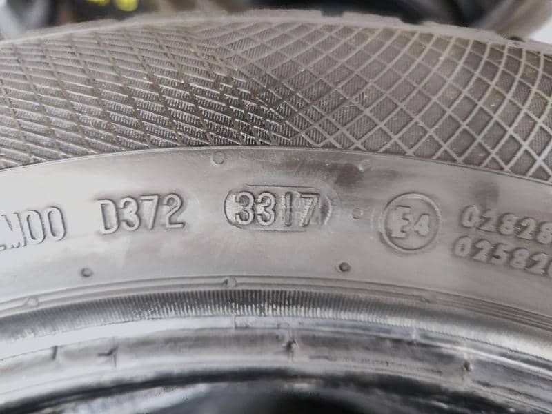 Continental 225/55 R17 Zimska