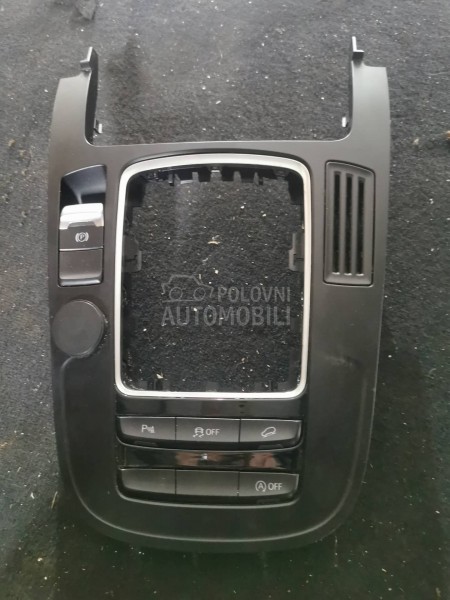 Centralna konzola. MMI taster