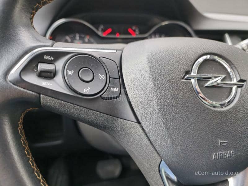 Opel Crossland X  1.5 CDTI A/T