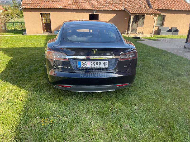 Tesla Model S 90 free charge