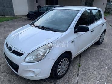 Hyundai i20 1.2 2008. god. -  kompletan auto u delovima