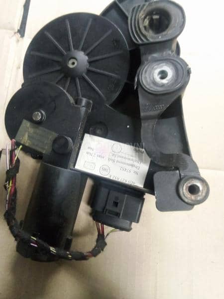 Motor za otvaranje gepeka