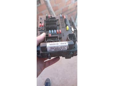 tabla sa osiguracima za Peugeot 307