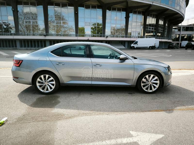 Škoda Superb AMBITION 2.0 TDI DSG Škoda Superb AMBITION 2.0 TDI DSG
