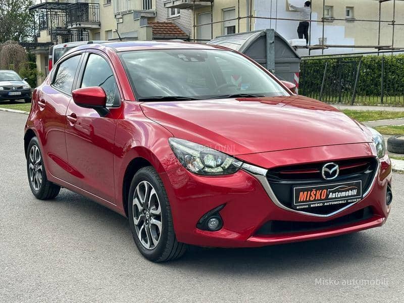 Mazda 2 1.5 D Head-Up Nav