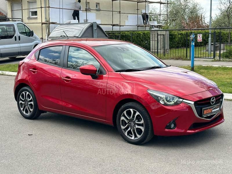 Mazda 2 1.5 D Head-Up Nav