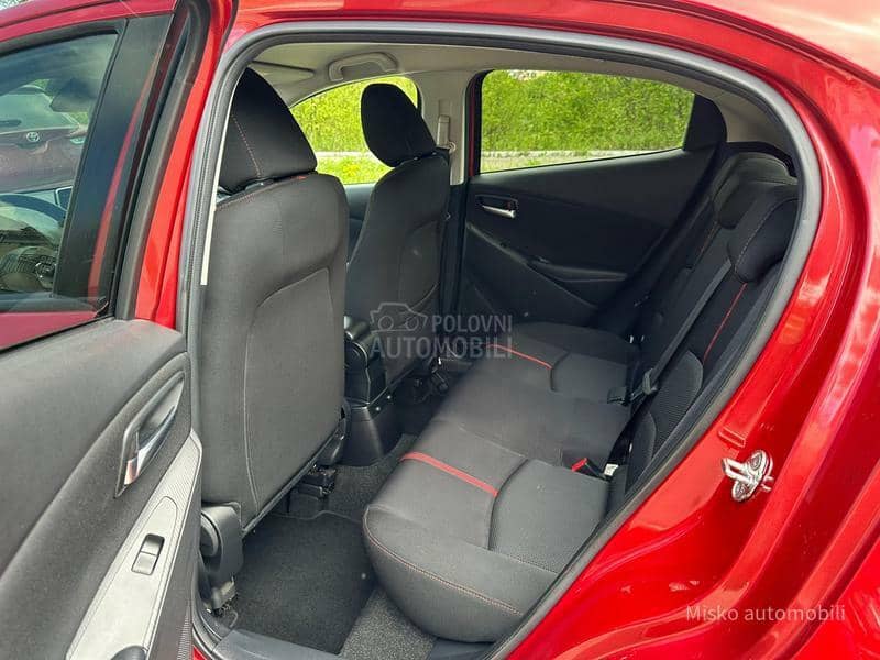 Mazda 2 1.5 D Head-Up Nav