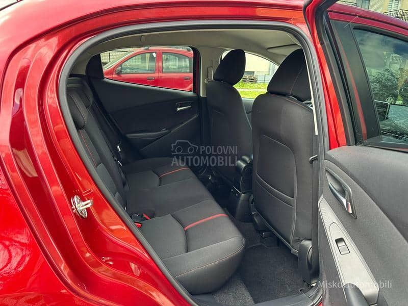 Mazda 2 1.5 D Head-Up Nav