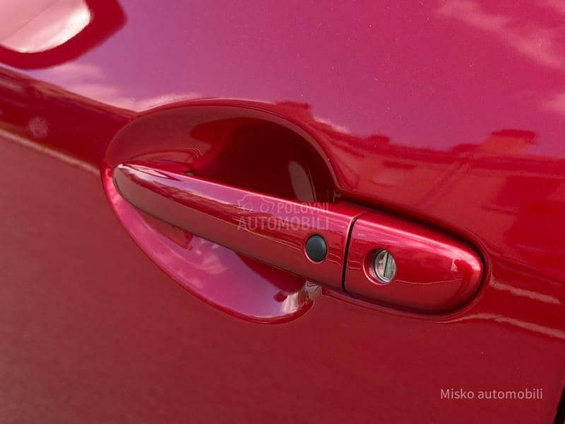 Mazda 2 1.5 D Head-Up Nav