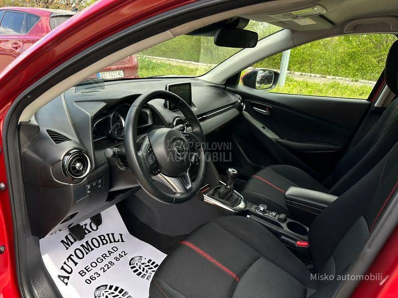Mazda 2 1.5 D Head-Up Nav