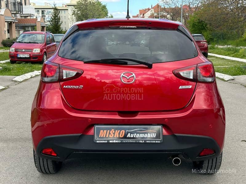 Mazda 2 1.5 D Head-Up Nav