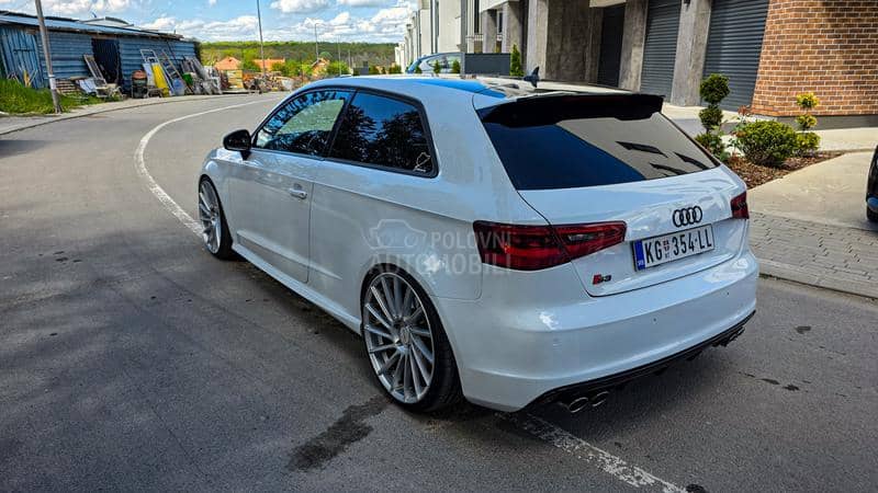 Audi S3 S-TRONIC QUATTRO
